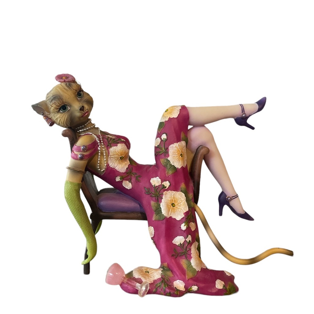 Margaret Le Van Collectible Figurine "Katty Diva" Cat Figurine